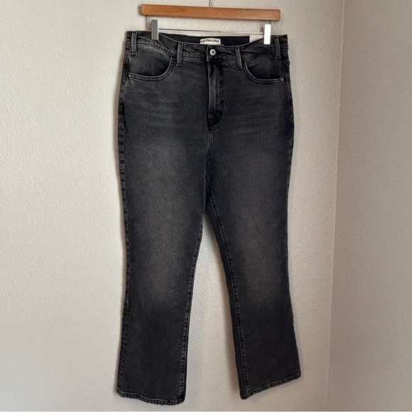 NWT, We The Free Low Maintenance Mid Rise Crop Boot Jeans in Washed Black Sz 32 - Picture 2 of 13